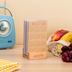 Calendario mesa de tarjetas 2025 Defreds