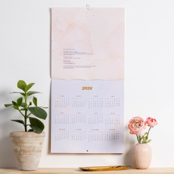 Calendario La Vecina Rubia 2026 - formato cuadrado